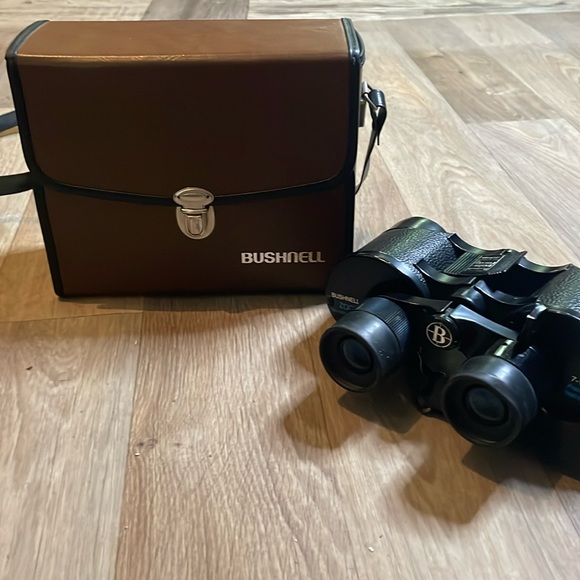 Bushnell binoculars - Picture 1 of 4